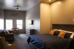 Room 309 - King bed and queen pull out couch - Sleeps 4 Has Kitchenette